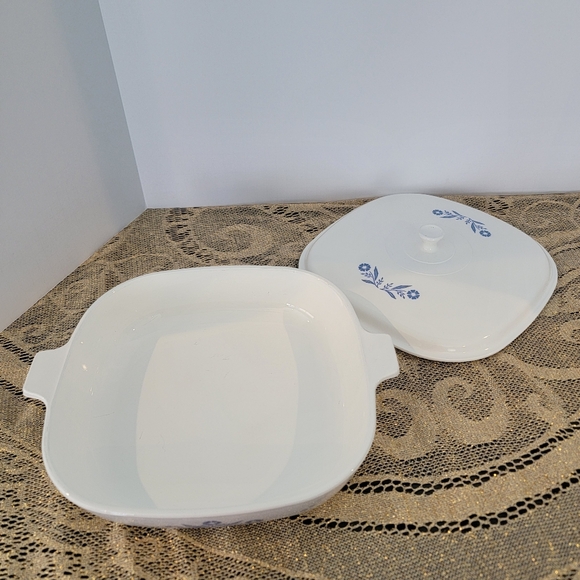 Rare 1960's Corning Ware Blue Cornflower Casserole Skillet & White Lid - Picture 2 of 5